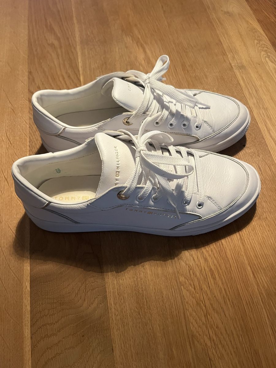 Tommy Hilfiger Scarpe da donna: Coole Tommy Hilfiger sneakers – Usato da Kaltbrunn venduto da Minchen123 5