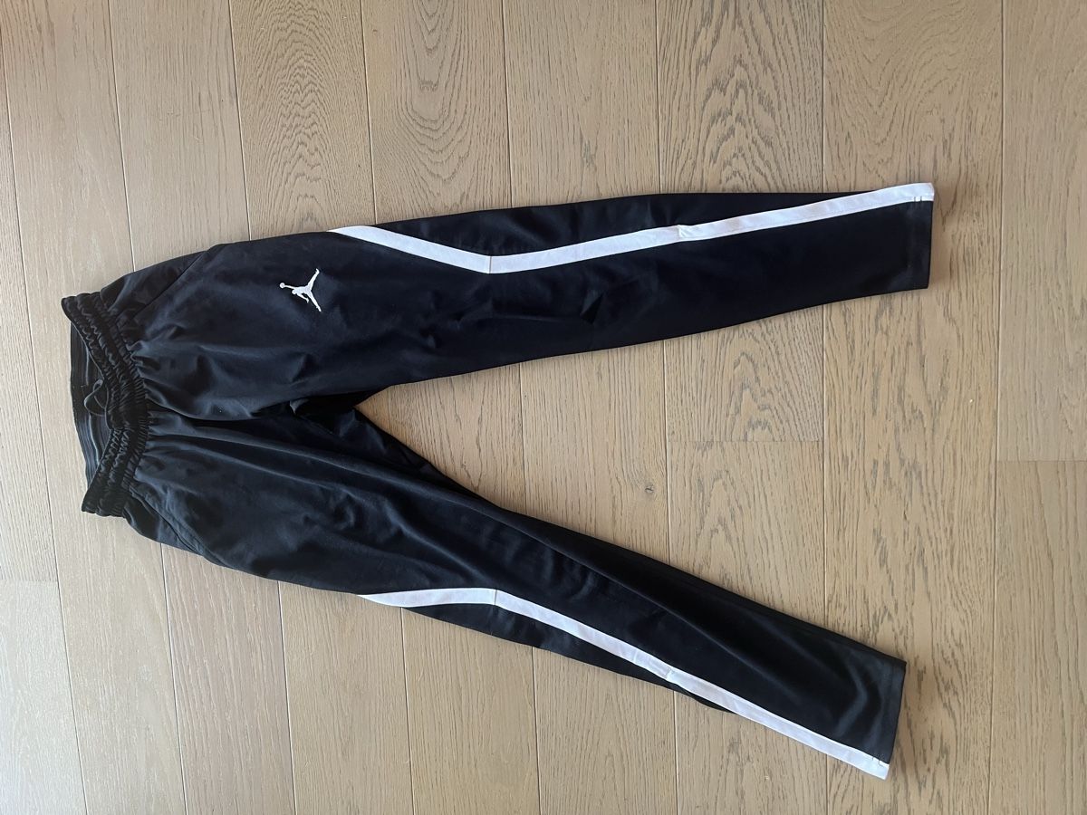 Jordan Hosen: Jogging Jordan noir taille XS – Neu (gemäss Beschreibung) aus Delémont von bouboute01