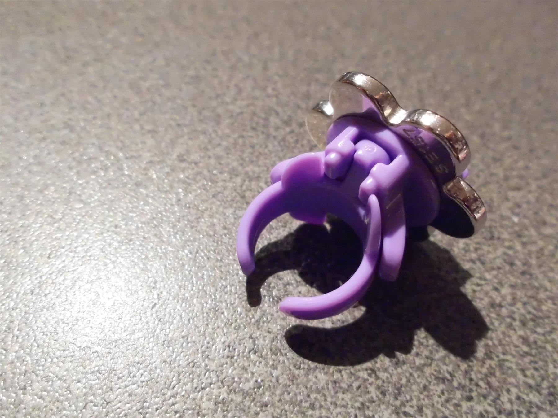 Bagues: Ring, silberfarbig/lila – D'occasion à Zürich par abraxas1291 1