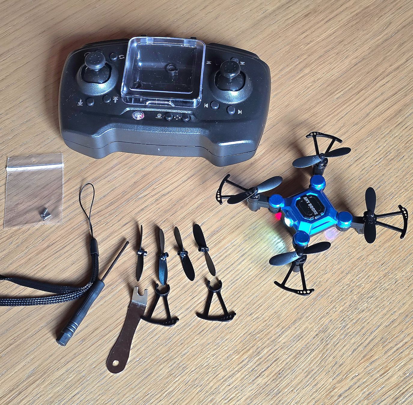 Giocattoli: Micro Mini Drohne AnyRC mit Steuerung und Licht – Usato da dietikon venduto da Pfann1 4