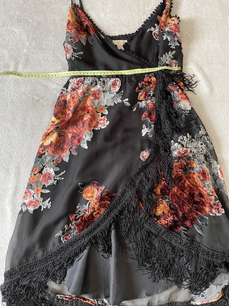 Kleider: Robe noire à fleurs Forever 21, taille M, avec franges! – Neu (gemäss Beschreibung) aus Vuippens von ale_6gkb 2
