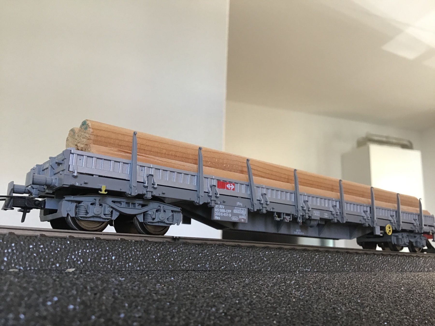 Roco Modellini di ferrovie: ROCO H0 SCHWERLASTGÜTERWAGEN WECHSELSTROM – Usato da Männedorf venduto da Modelle-aller-Art 2