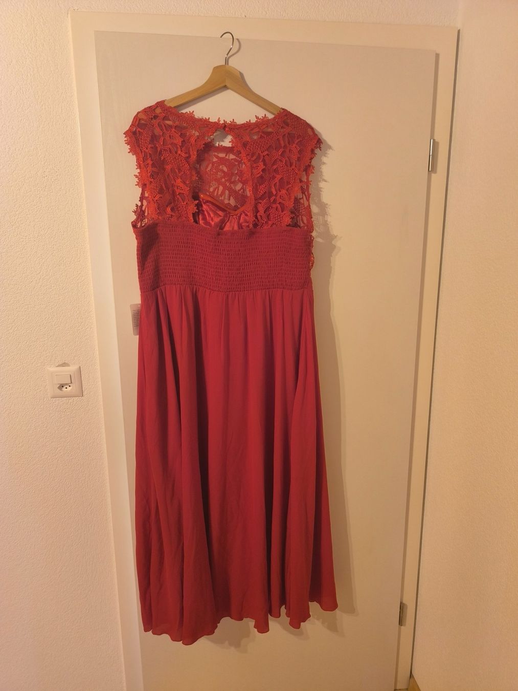 Vestiti: Robe rouge neuve T*50 – Usato da La Roche FR venduto da Catile54 1