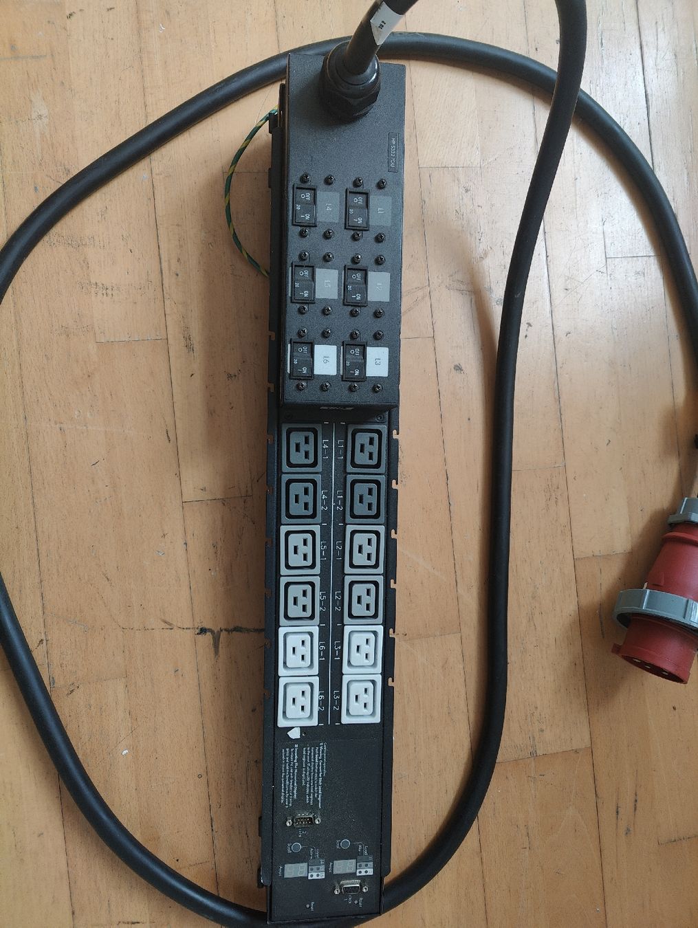 Hewlett Packard Componenti elettronici: HP S332 PDU 22KW 400V / 32A – Usato da Luzern venduto da Djadm 2