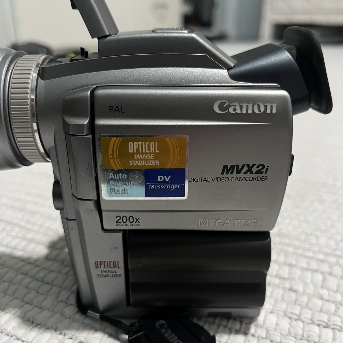 Canon Videocamere: Canon MVX2i Camcorder mit optischem Bildstabilisator – Usato da Unterkulm venduto da Sita013 2