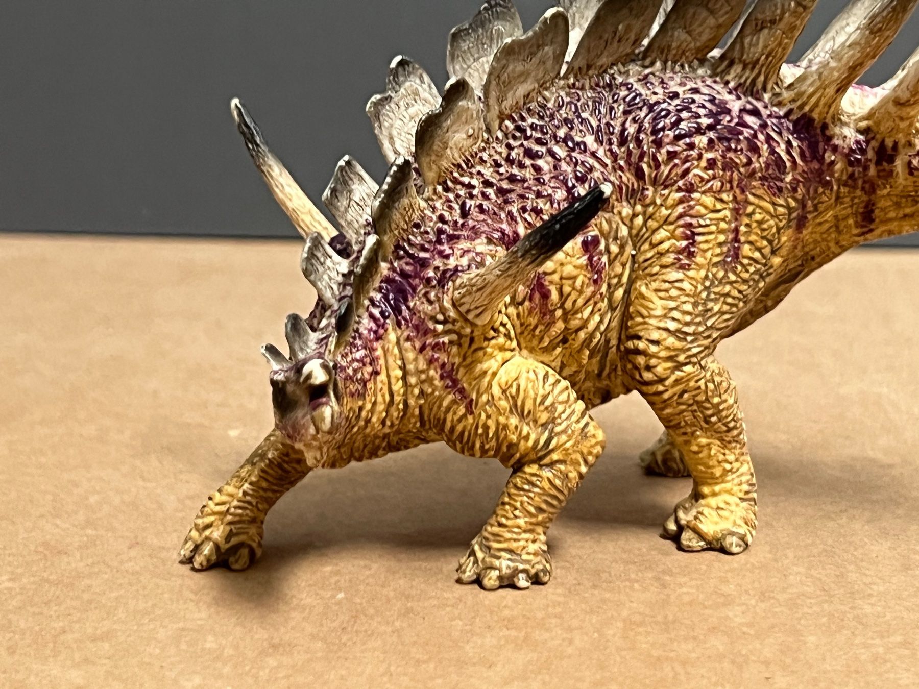 Schleich Statuette: Schleich 14541 Kentrosaurus Dinosaurier Dino – Usato da Ennetbaden venduto da mapa05 1