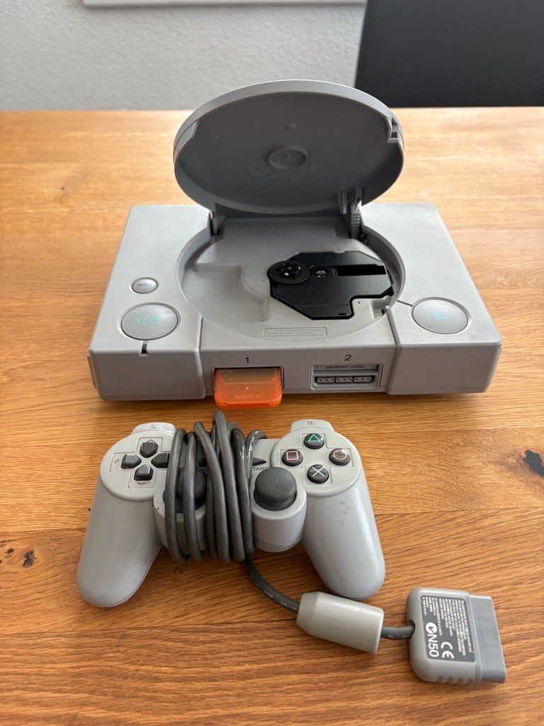 Sony Konsolen: PlayStation 1 mit Controller – Gebraucht aus Gams von Hannes278 1
