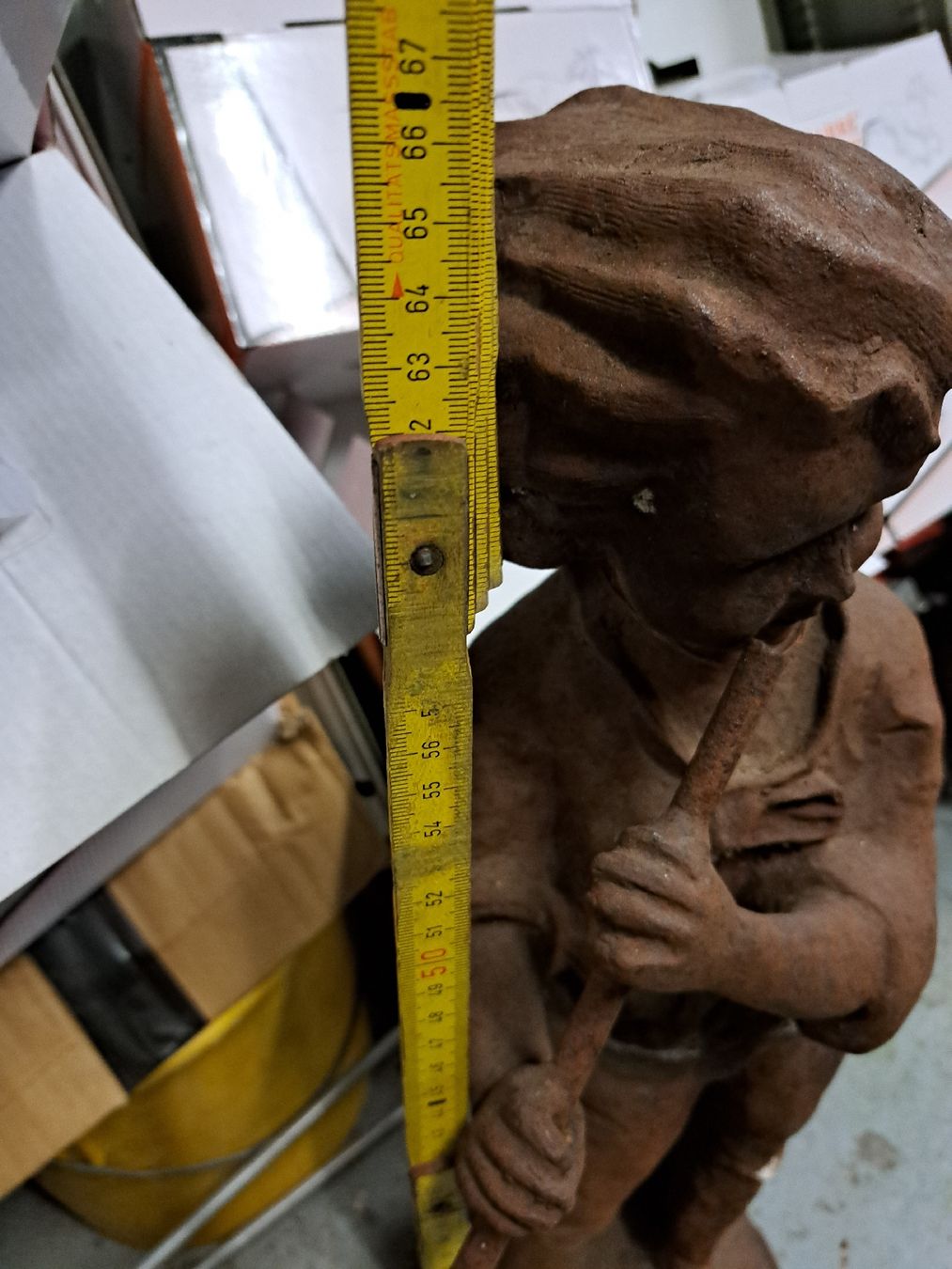 Figuren: Gusseisen Figur Bub mit Flöte Gartendekoration – Gebraucht aus Grossdietwil von hufi10 5