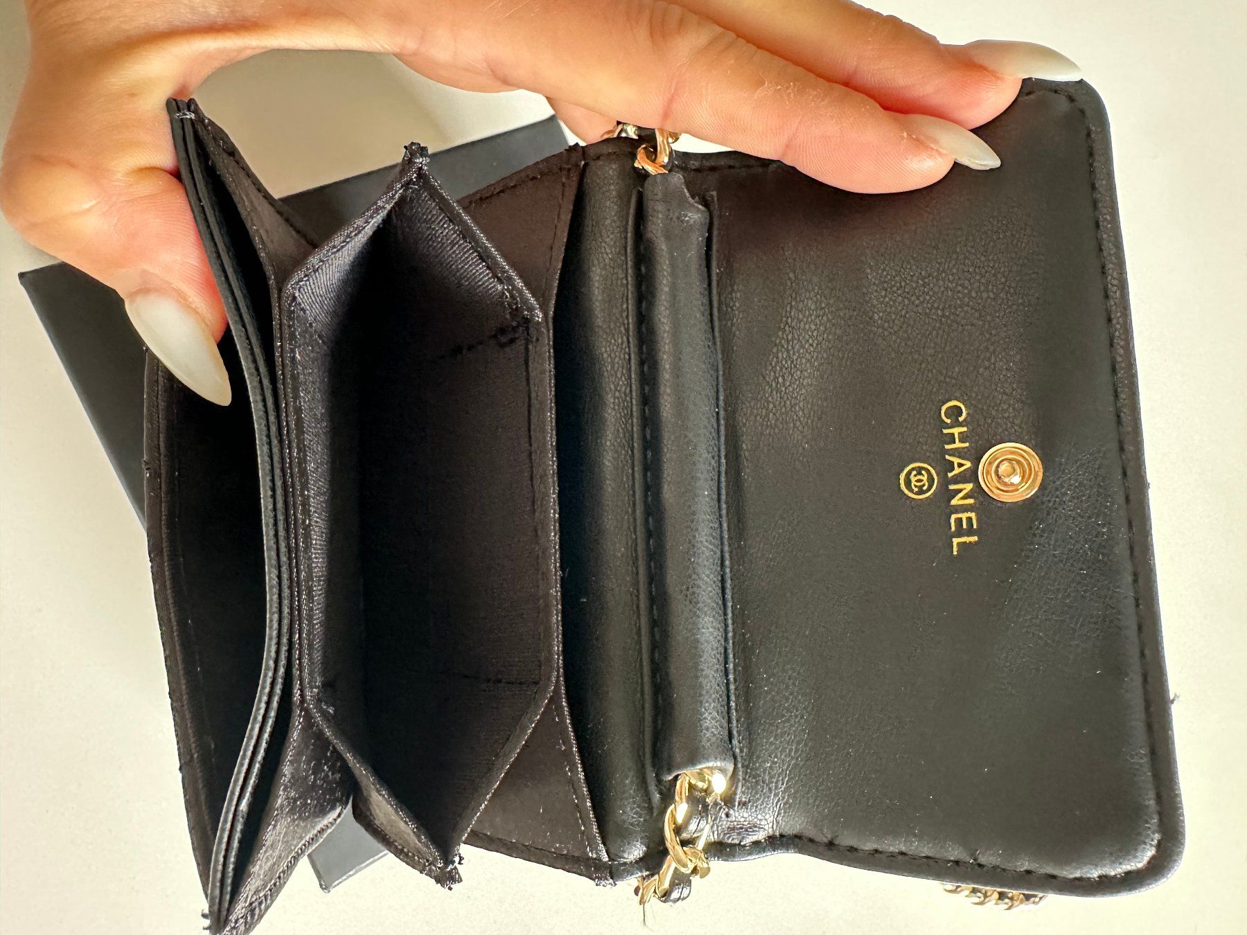Chanel Sonstige Kleidung & Accessoires: Chanel Mini-Flap-Kartenetui mit Kette – Neu und originalverpackt aus Steinmaur von regenbogen052 4