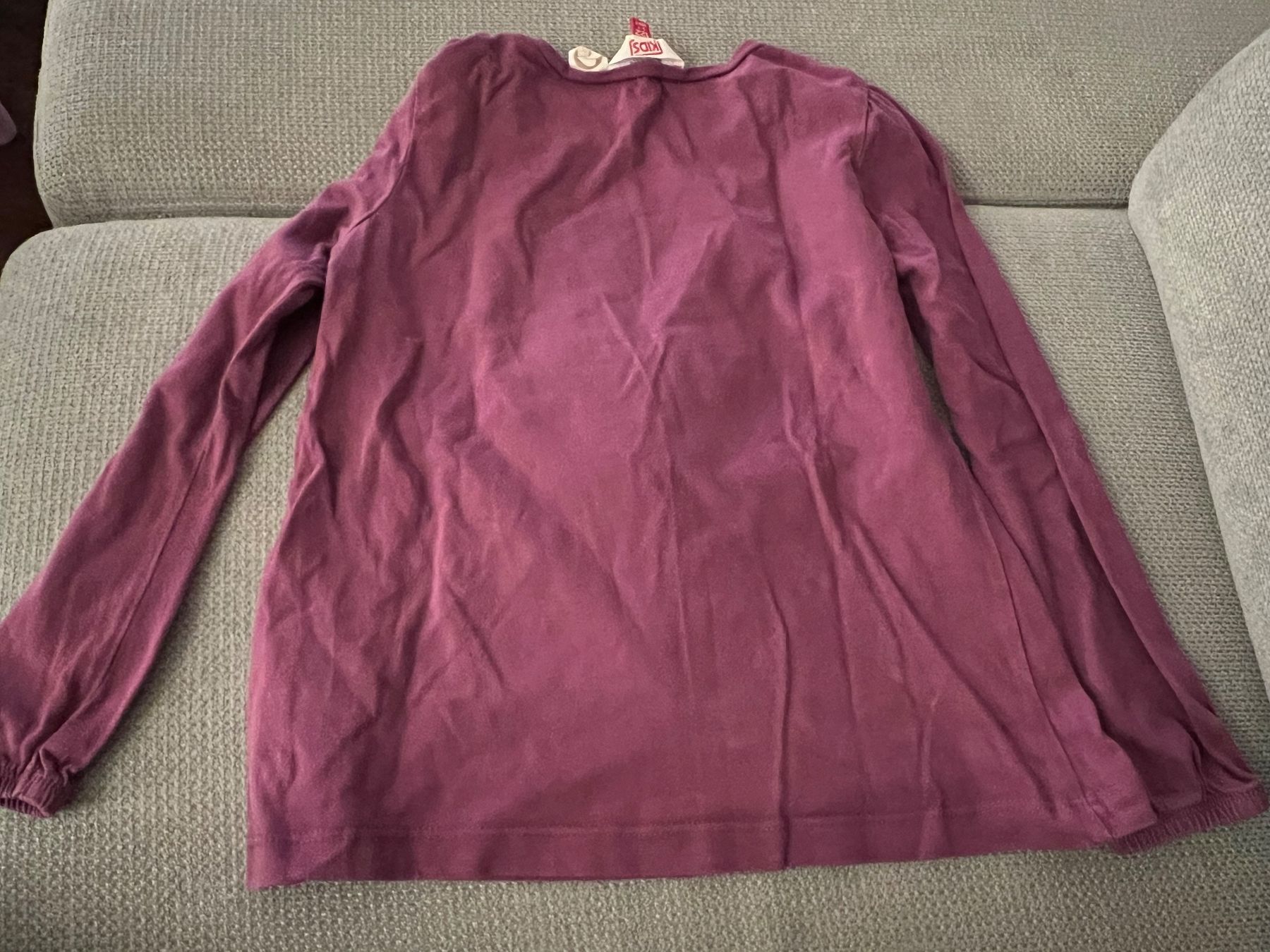 Pullover & Sweatshirts: Shirt 122 – Gebraucht aus Thun von Siladi 1