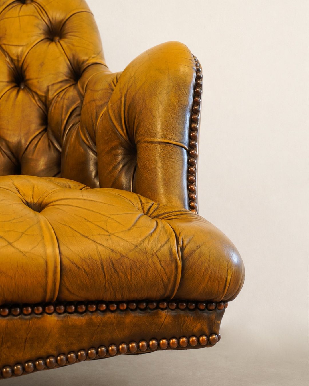 Sessel: FAUTEUIL PEGASUS ART FORMA – Gebraucht aus Moutier von Vintage-signature 1