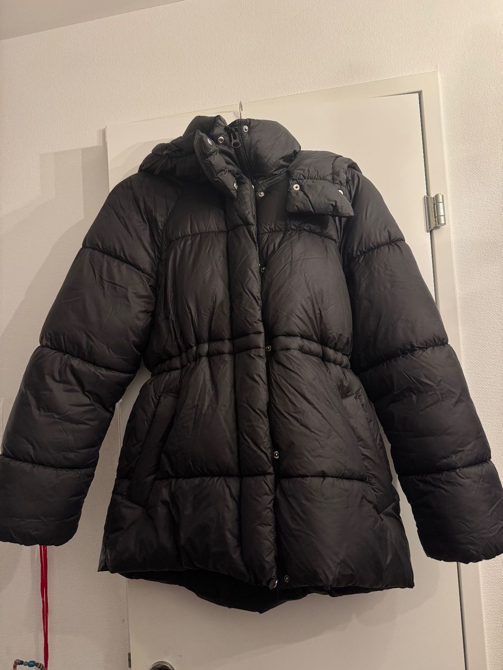 H&M Giacche: H&M Pufferjacke mit Kapuze – Usato da Obfelden venduto da cesarina10 2