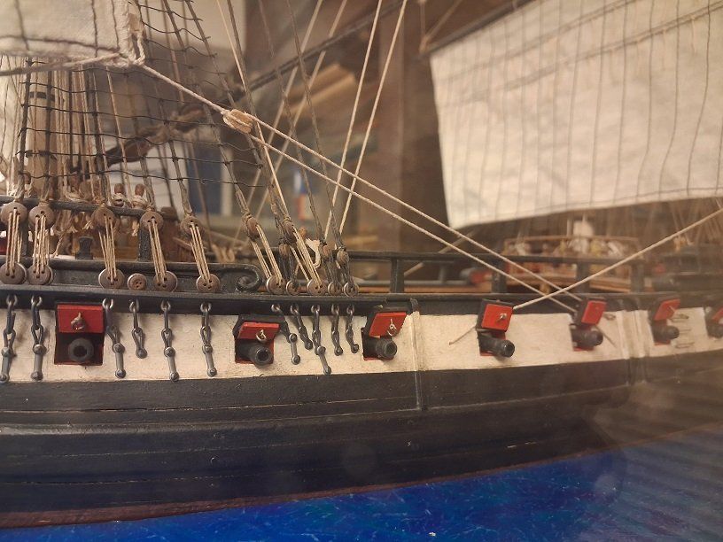 Kit di modellismo & Modellini statici: Frégate américaine 1799 - maquette d'exposition cl. musée. – Usato da Mézery-près-Donneloye venduto da denzer 1