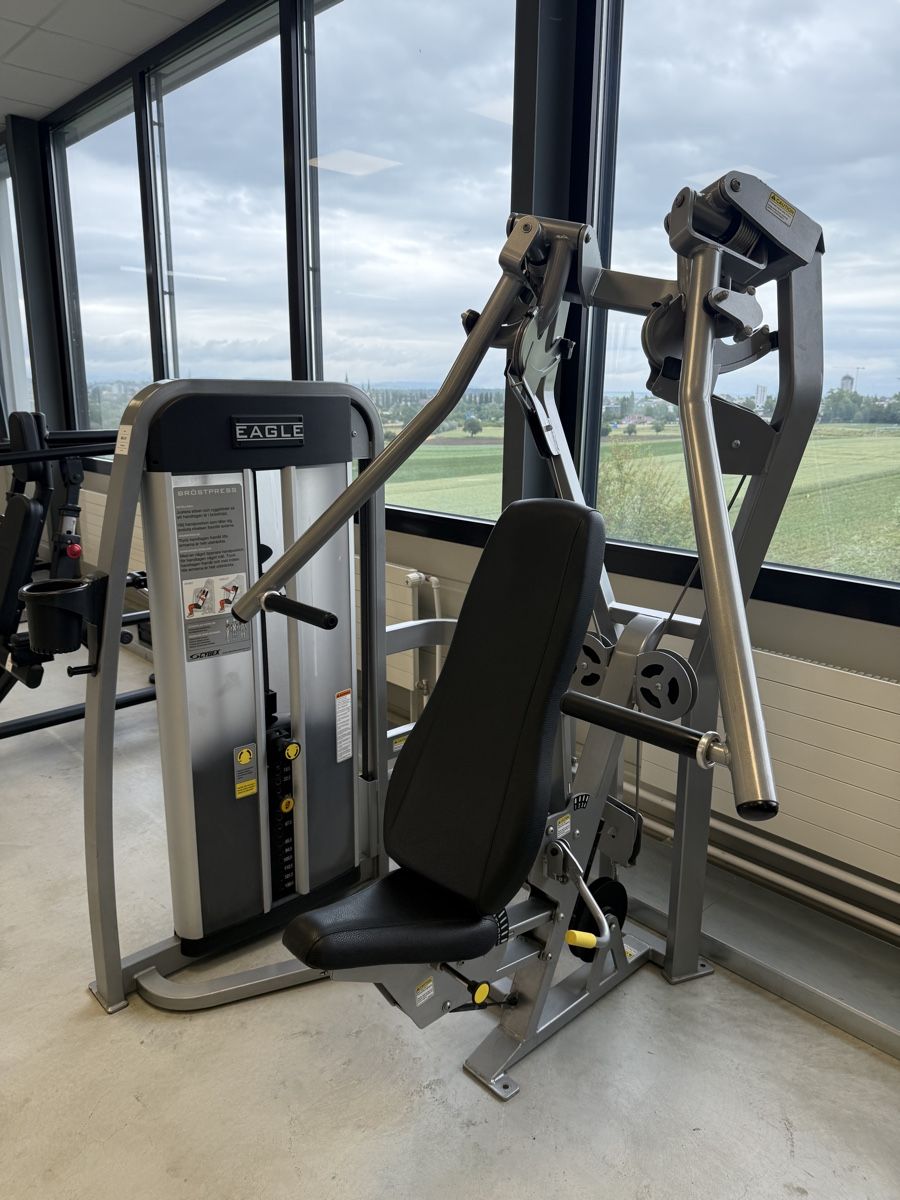 Cybex Vélos d'appartement: CYBEX EAGLE Brustpresse – D'occasion à Tägerwilen par chris.haller