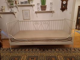 Bett, Metall weiss mit Sanaflex Lattenrost gebraucht