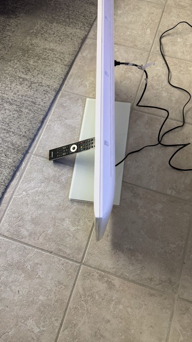 Grundig Fernseher: GRUNDIG 32 VLE 8131 WF LCD-TV – Gebraucht aus St.Gallen von gauwo 4