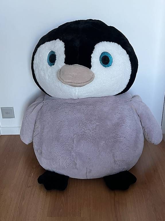 Jouets: Peluche Pingouin – D'occasion à St-Prex par NathalieH