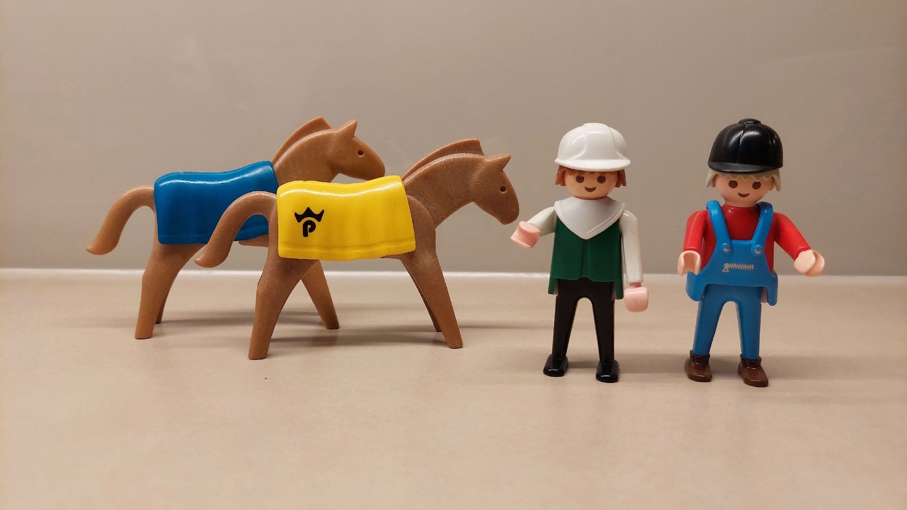 Playmobil Giocattoli: Playmobil Reiter mit Pferd – Usato da Wisen SO venduto da Shopoholiker