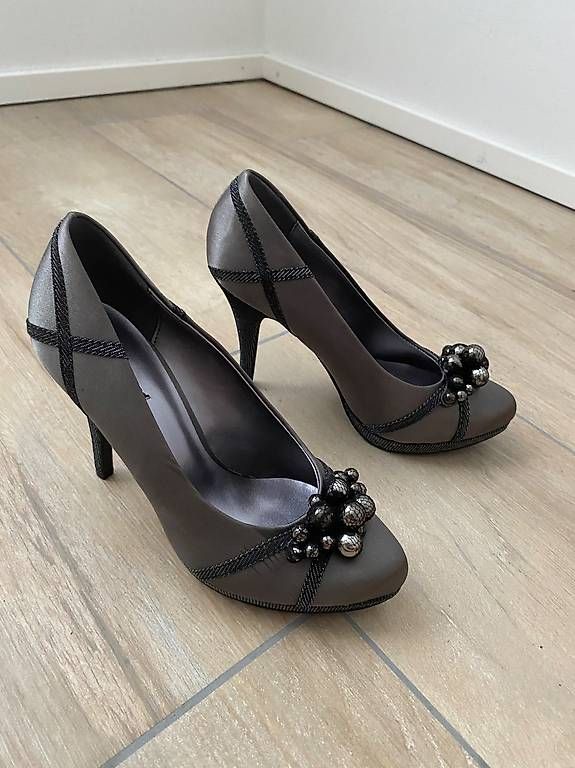 Graceland Damenschuhe: ungetragene Pumps mit Kugeln Gr. 38 – Gebraucht aus Hausen AG von corinne_g