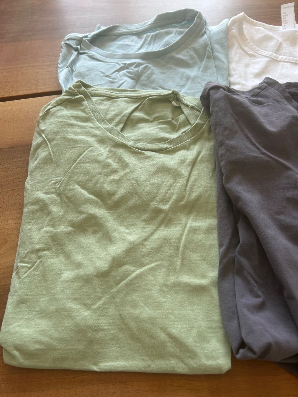 Lotti di vestiti: 4 T-Shirts Basic-Style, casual Sommerlook, Grösse M – Usato da Schötz venduto da chousan 1