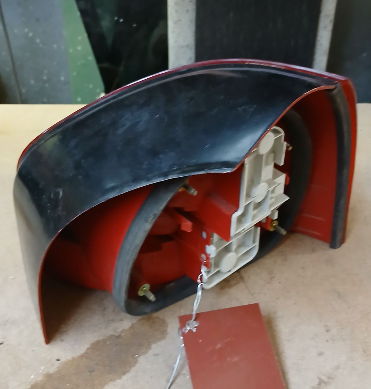 Audi Fari: Feu arrière gauche Audi A3 1996-2003 – Usato da la heutte venduto da Auto-stock 1