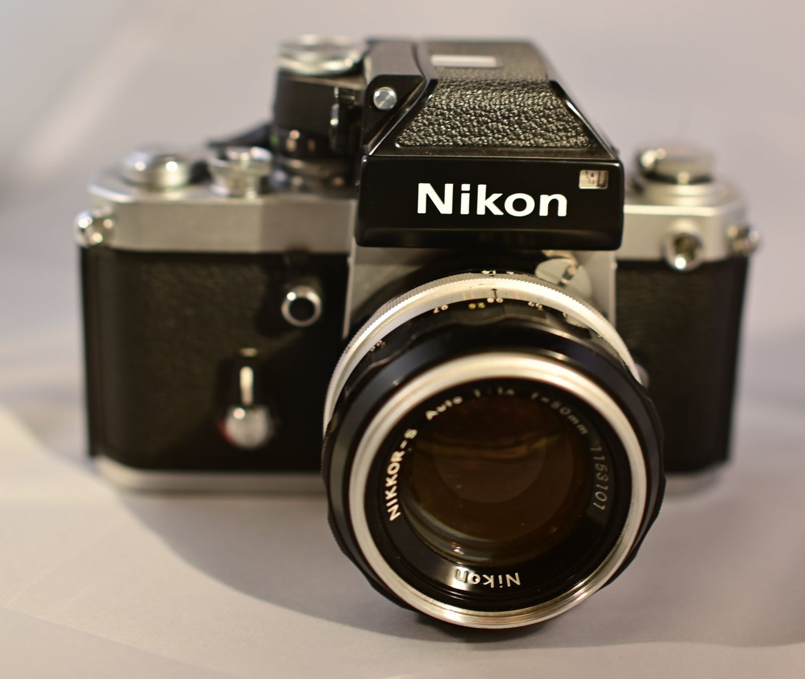 Nikon Kamera: Nikon F2 mit drei Objektiven – Gebraucht aus Uster von Stoessda
