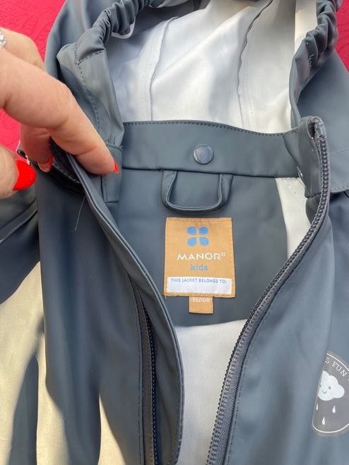 Manor Giacche & Cappotti: NEU Kinder Regenjacke Manor grau 98/104 – Nuovo e nell'imballaggio originale da Bergdietikon venduto da antovale 3