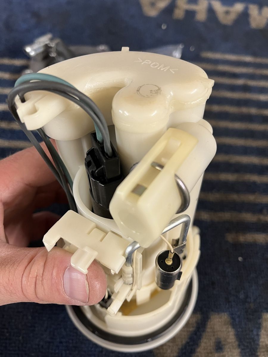 Yamaha Tutti i ricambio per moto: Pompe essence Yamaha – Usato da Bulle venduto da hen_gr27 2