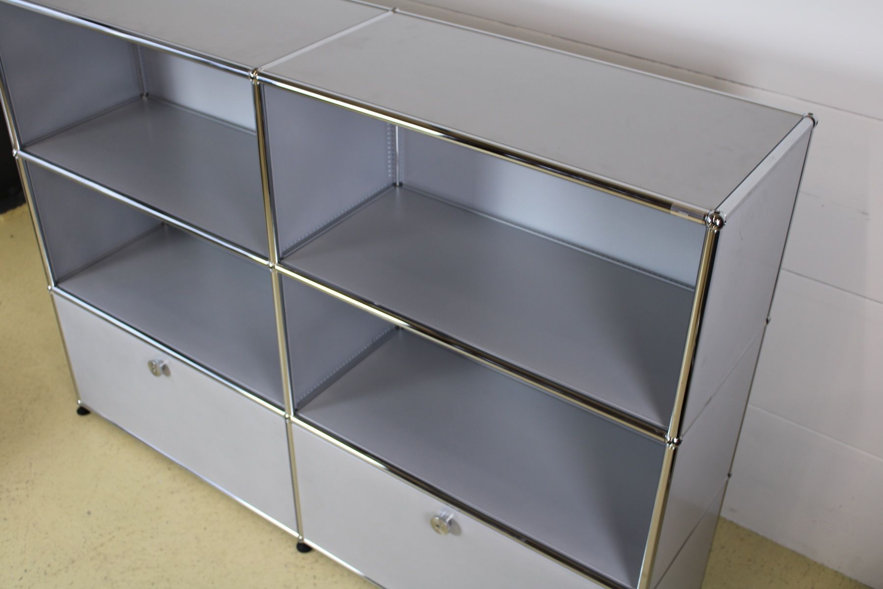 USM Cassettiere: USM Sideboard in Mattsilber – Usato da Meinisberg venduto da atelier_TILIJA 3