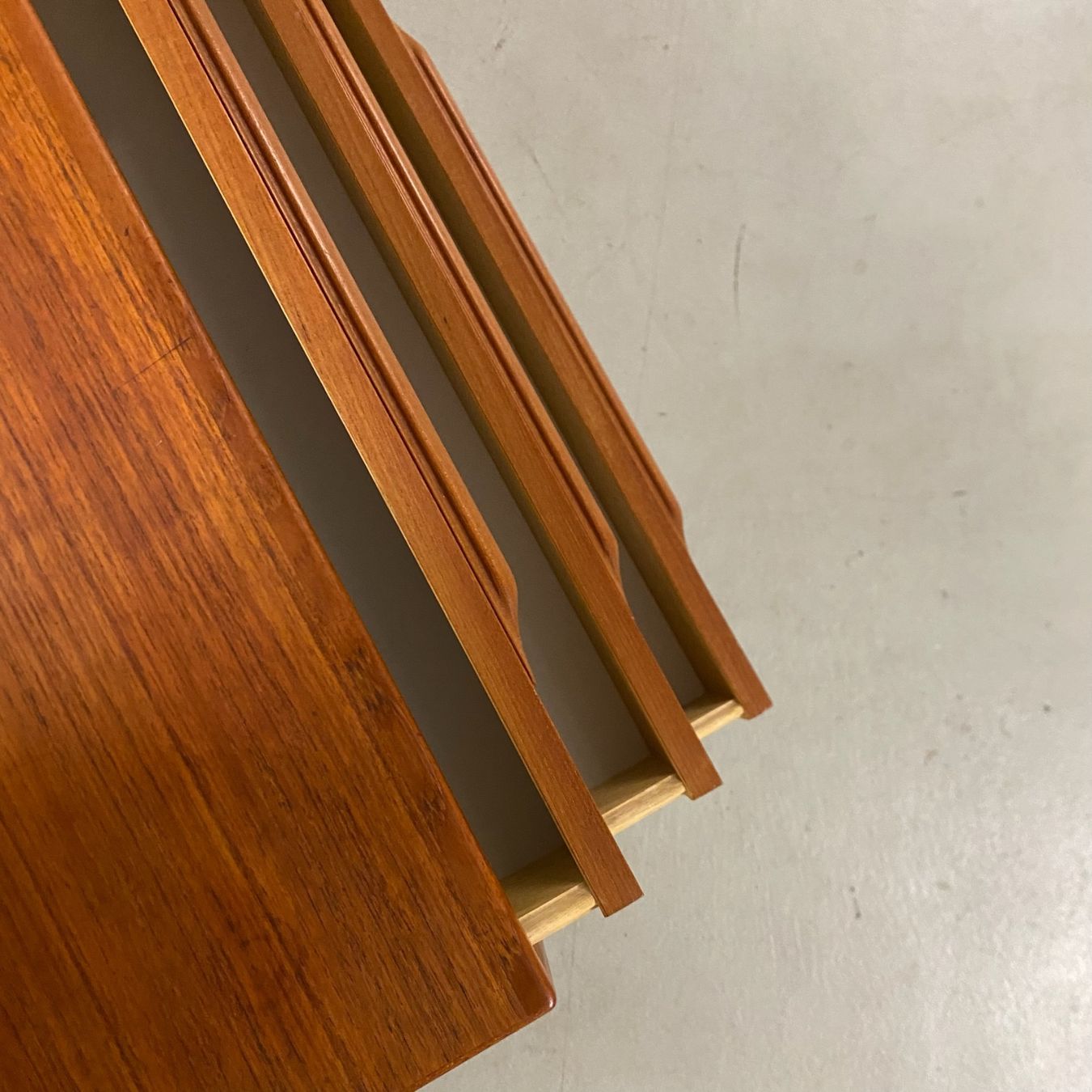 Credenze: Mid-Century Teak Sideboard Riestenpatt 60s – Usato da Basel venduto da MidMod20C 3