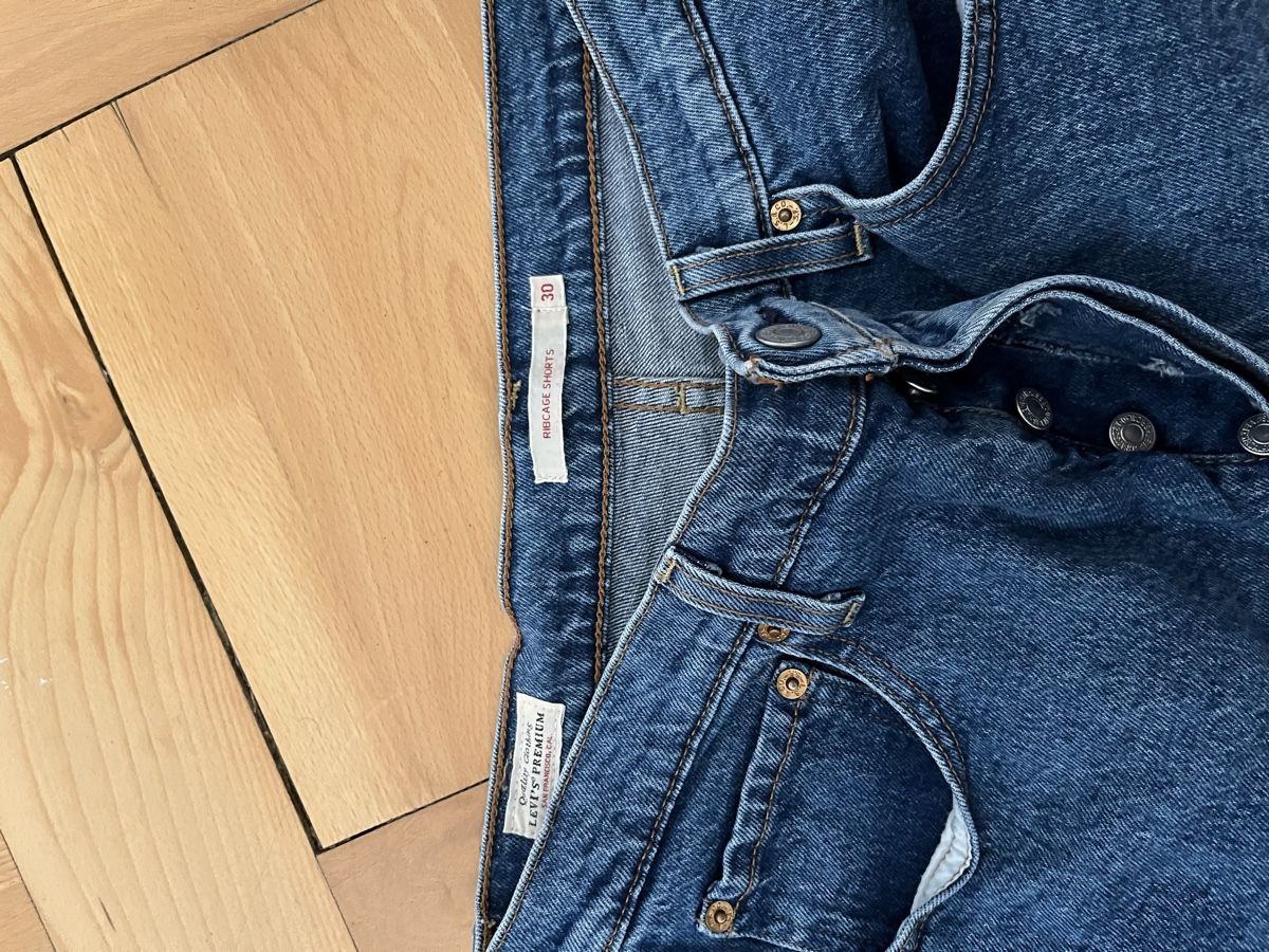 Levi's Jeans: LEVIS Kurze Hose Gr. 30 – Usato da St. Gallen venduto da shonater 1