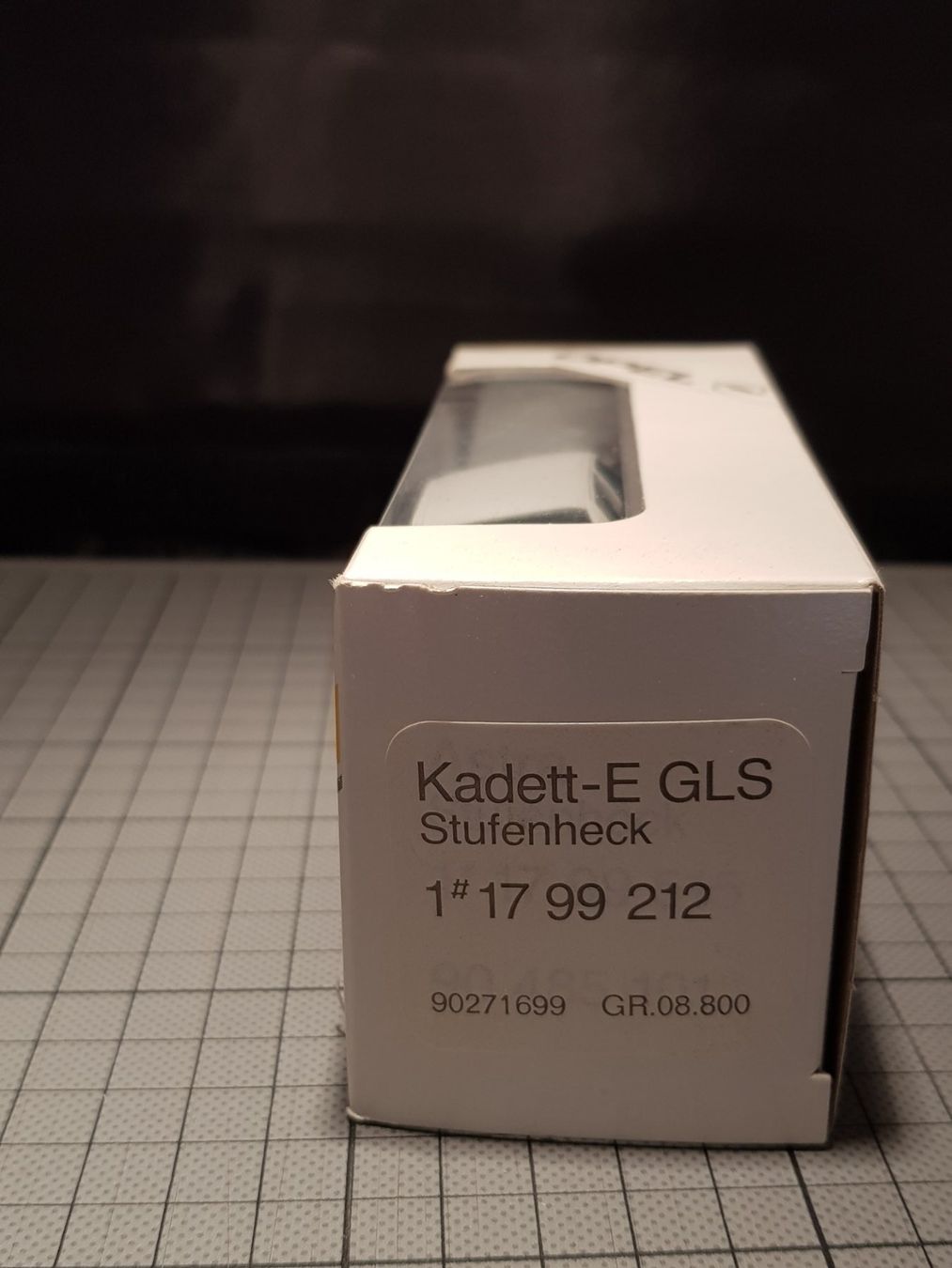 Opel Modellini d'auto: Opel  Kadett-E GLS Stufenheck – Nuovo e nell'imballaggio originale da Chézard-St-Martin venduto da AlPat-Collections 4
