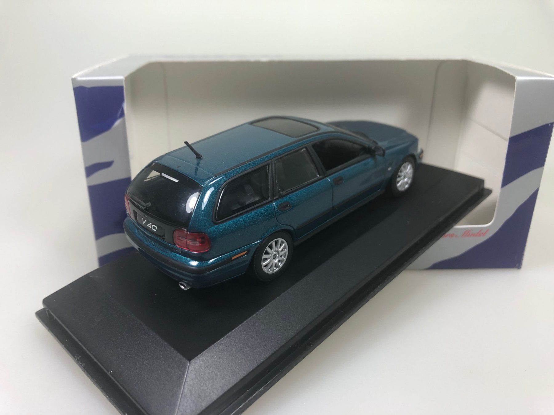 Volvo Modellini d'auto: Volvo V40 - Minichamps - 1:43 – Usato da Widen venduto da Himan 1