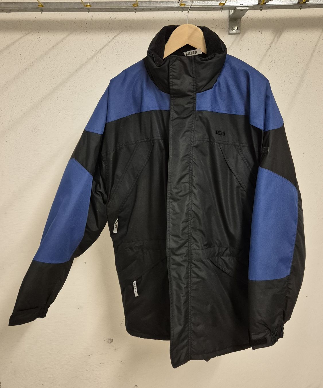 Jacken: Alex Winterjacke schwarz/blau – Gebraucht aus Männedorf von Frangi_15