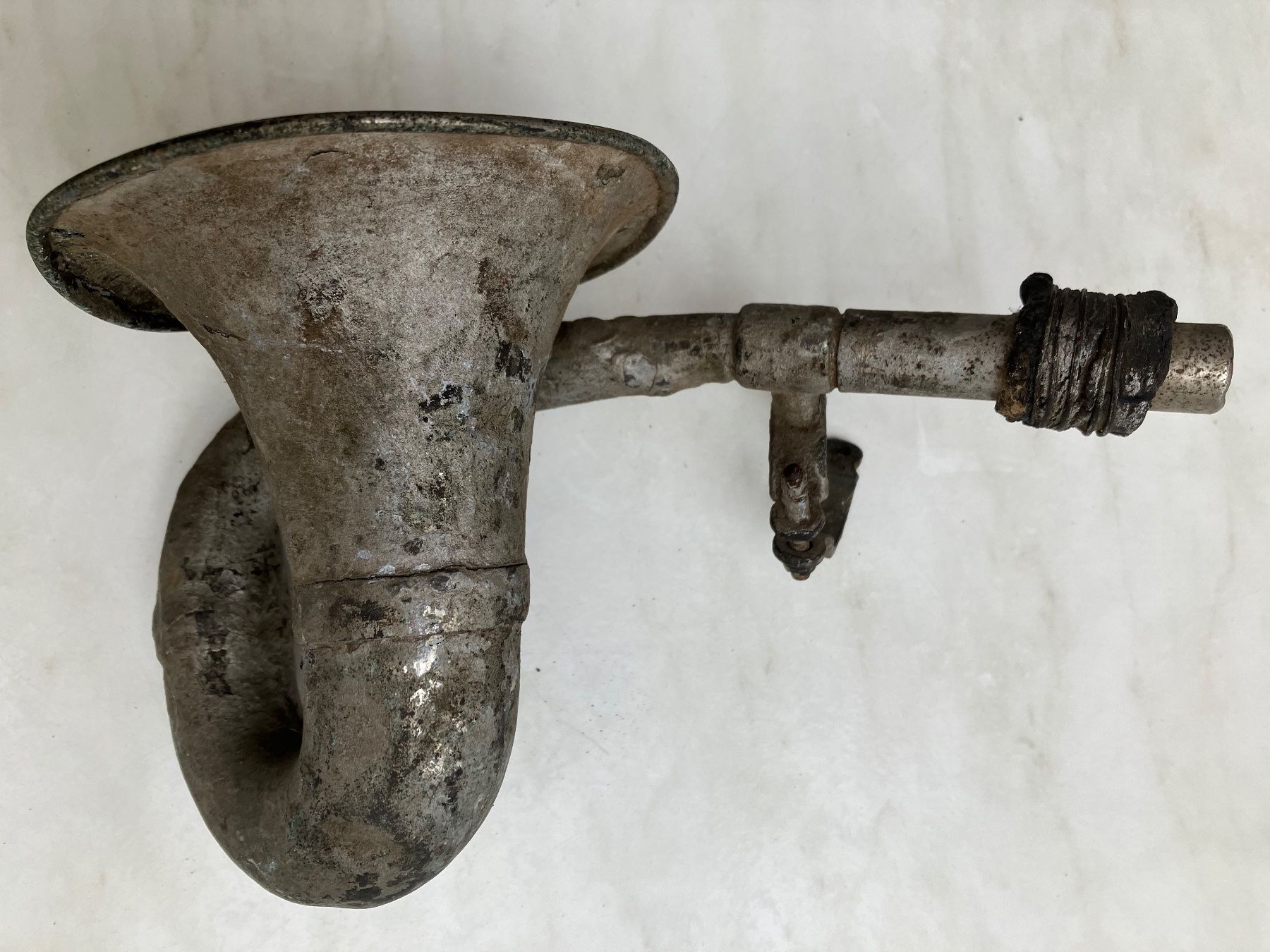 Autres accessoires p. véhicule: Uralte Oldtimerhupe – D'occasion à Rüegsauschachen par limek 4