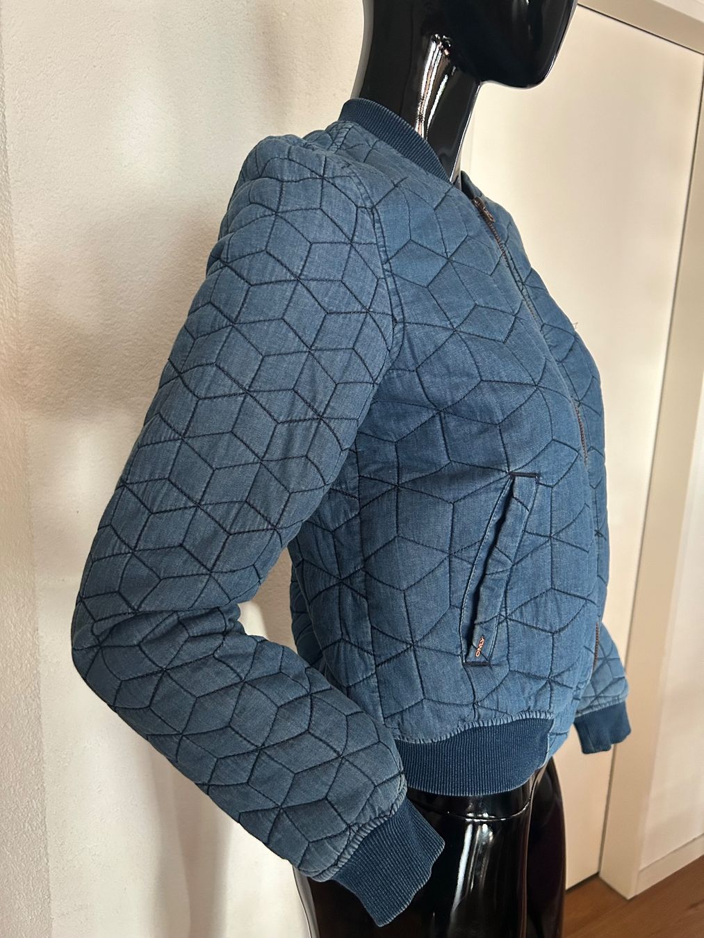 Giacche: Kurze Jacke Damen – Usato da Bad Ragaz venduto da ocl_2fyc 2