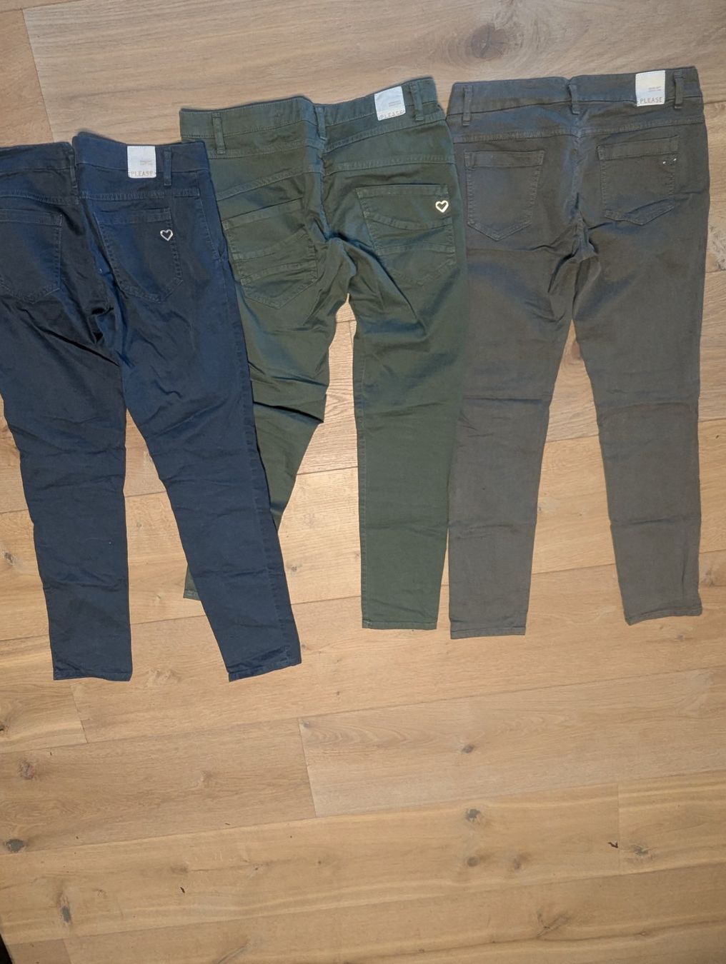 Pantaloni: 3 paar Hosen Please – Usato da Root venduto da Pfroeschli 1