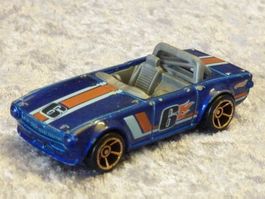 Triumph TR6  1:64
