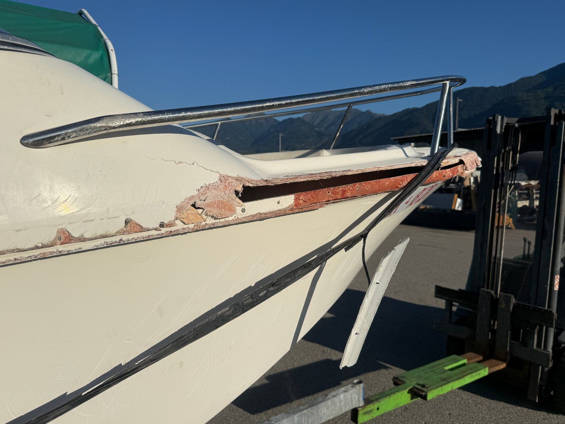 Yamaha Boote: Boot mit Gelcoat schaden – Defekt aus Quartino von 5franc 2
