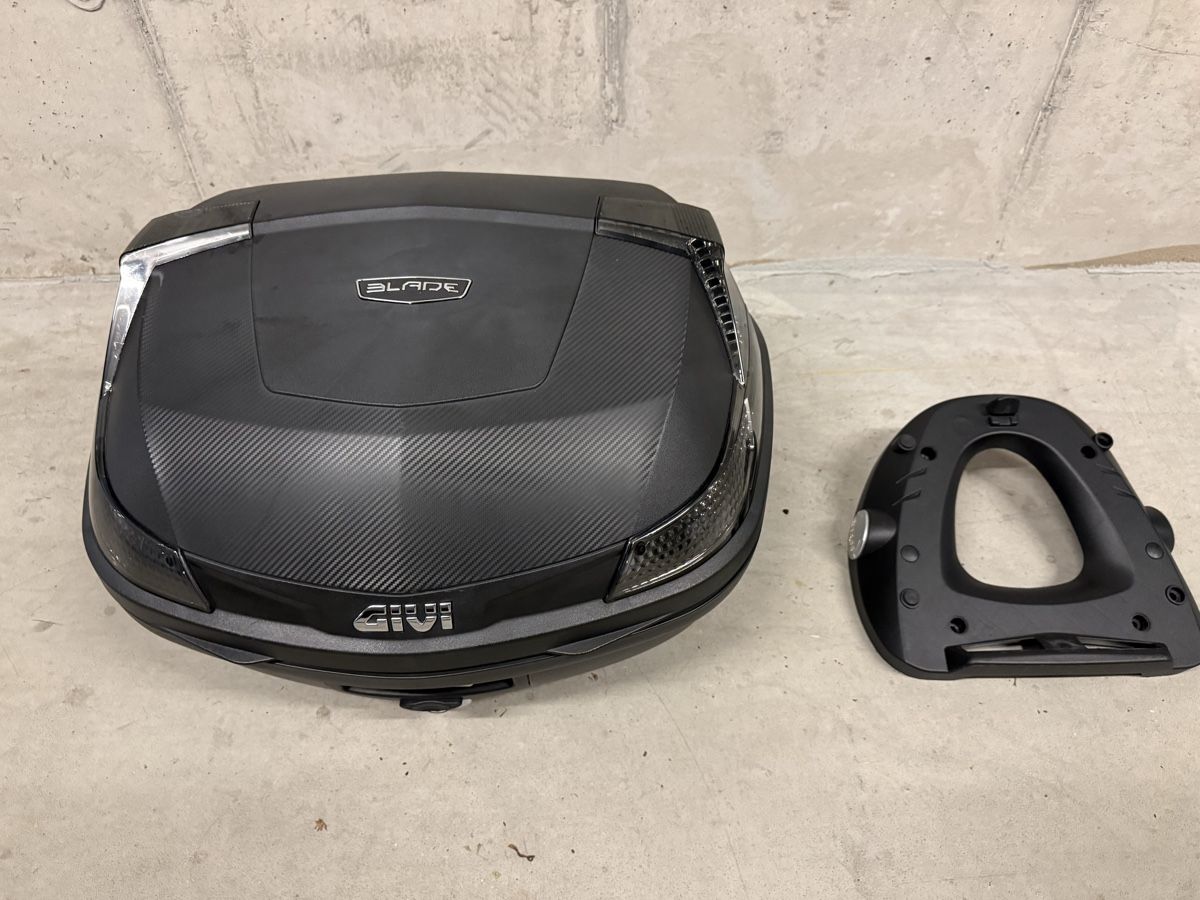 Topcase: Top case givi blade – Usato da St-Maurice venduto da m_o_9jdf