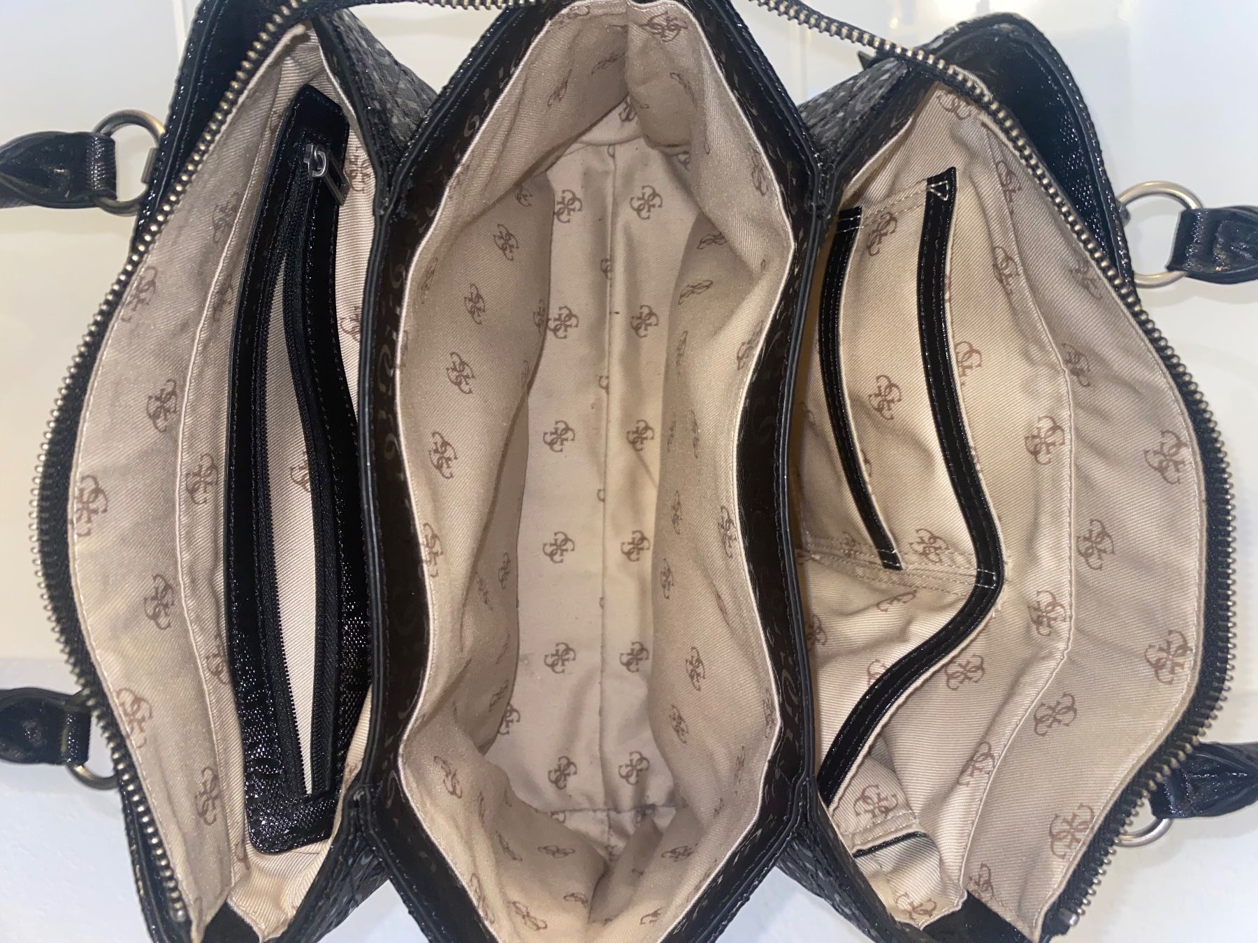 Guess Borse da donna: Guess Handtasche – Usato da Schlieren venduto da Sunshines 1