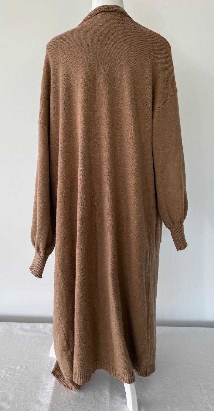 Jacken: Langer Strickcardigan Camel  1 Size – Gebraucht aus Weiningen ZH von san_7hsm 1
