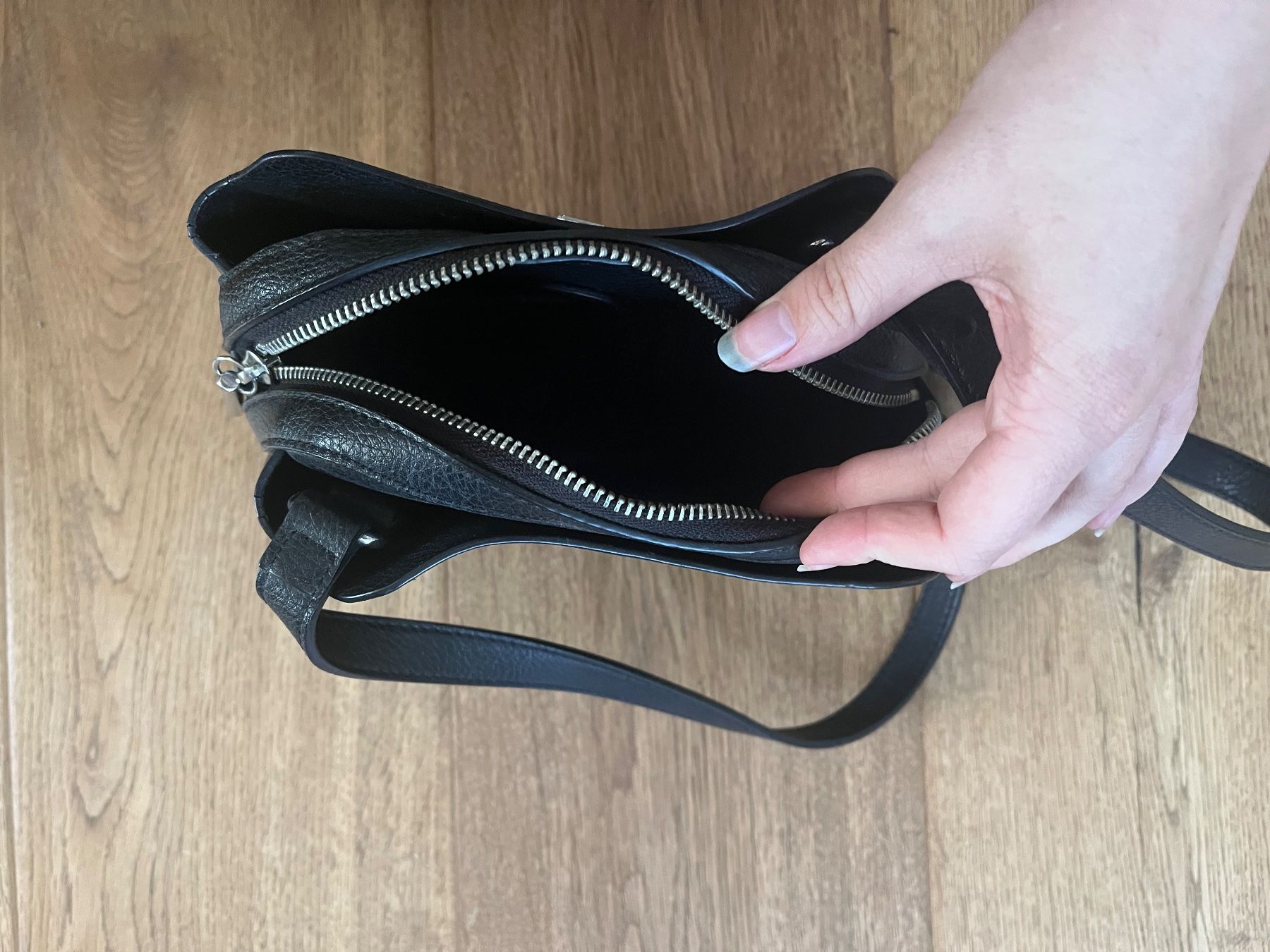 Tommy Hilfiger Borse: Tommy Hilfiger schwarze Tasche – Usato da Gattikon venduto da hie_v92m 3