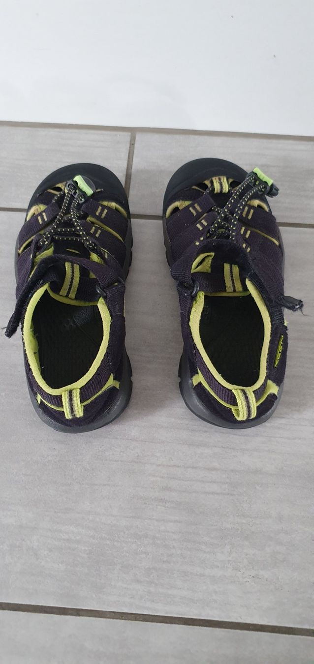 Keen Scarpe per ragazzi: Sandalen der Marke Keen, Gr. 32/33 – Usato da Wallenwil venduto da Rainbow45 1