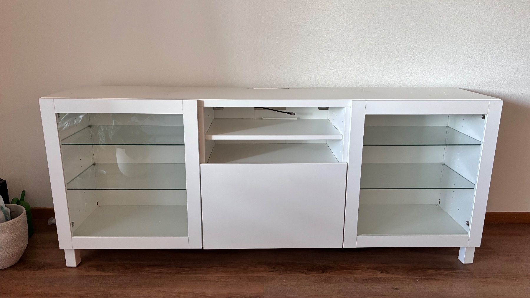 Ikea Mobili TV: Aufbewahrungsvitrine / TV Möbel – Usato da Solothurn venduto da yan_896d