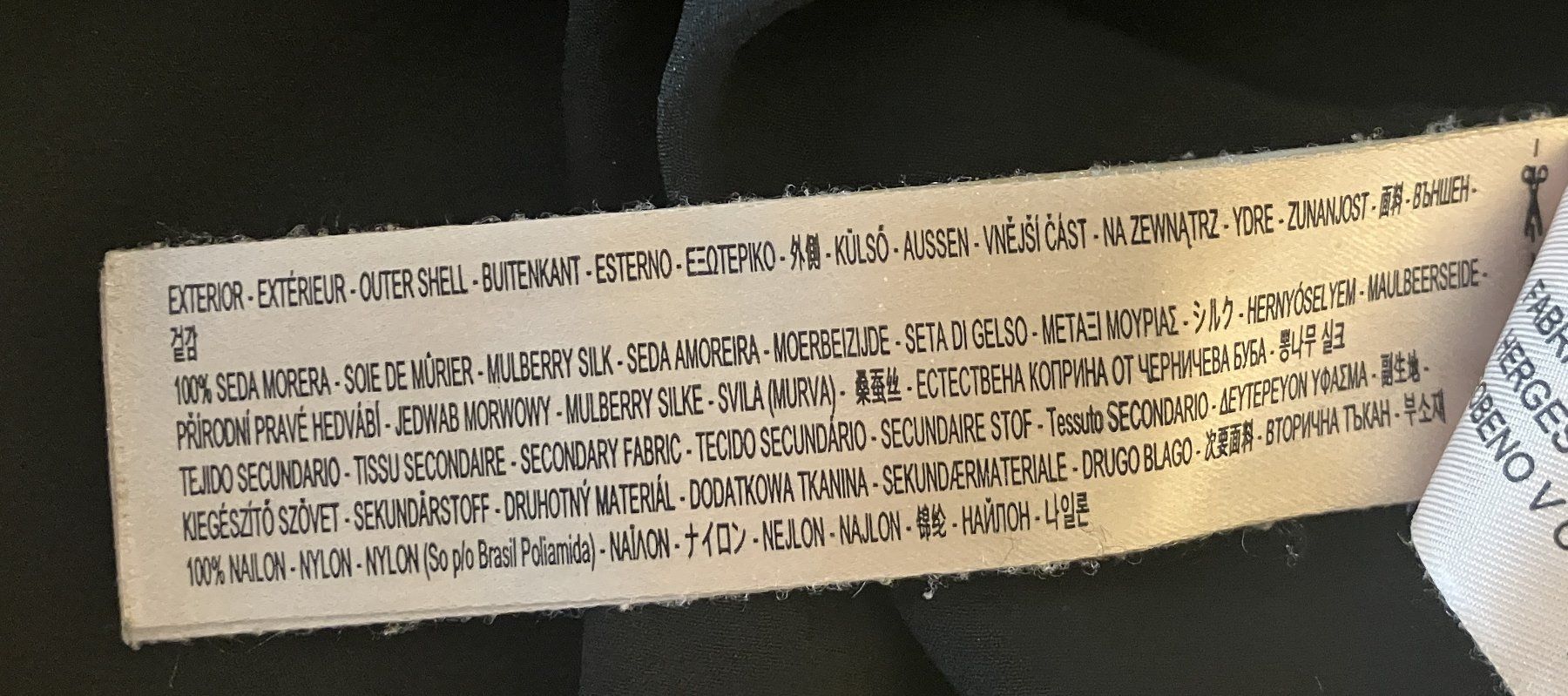 Massimo Dutti T-shirt: T-Shirt aus Seide von Massimo Dutti – Nuovo (secondo la descrizione) da Zürich venduto da luna779 3