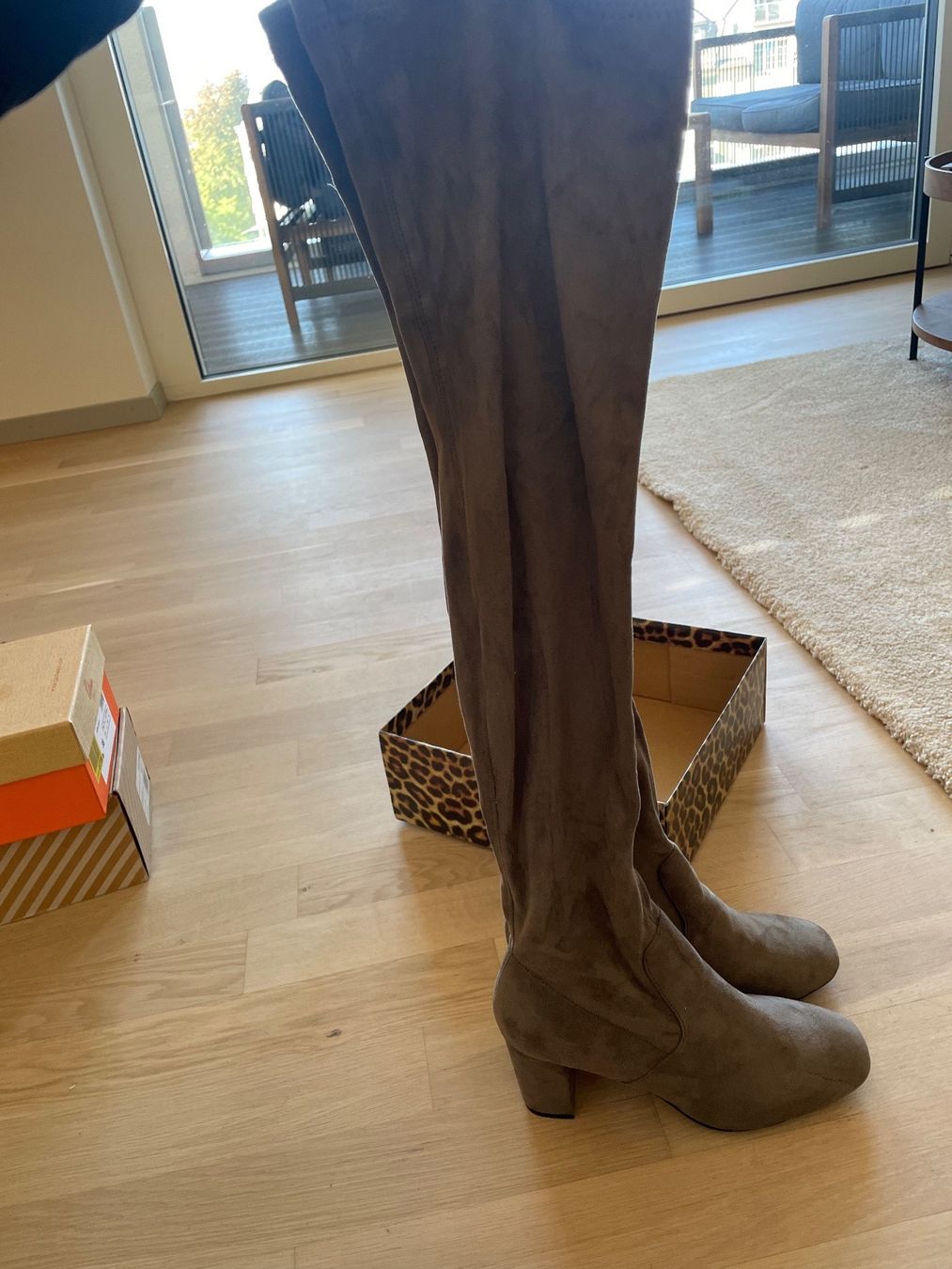 Scarpe da donna: Overkness Grau – Nuovo e nell'imballaggio originale da Zürich venduto da nik_tw2j