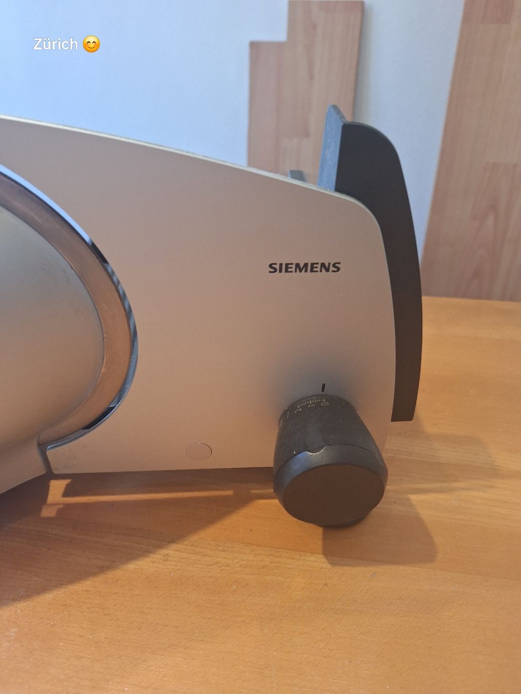 Siemens Appareils de cuisine: Siemens Schneidmaschine – D'occasion à Zürich par irokoecommerce 1