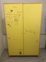 Gelber Kleiderschrank für Kinder – fast GRATIS abzugeben
