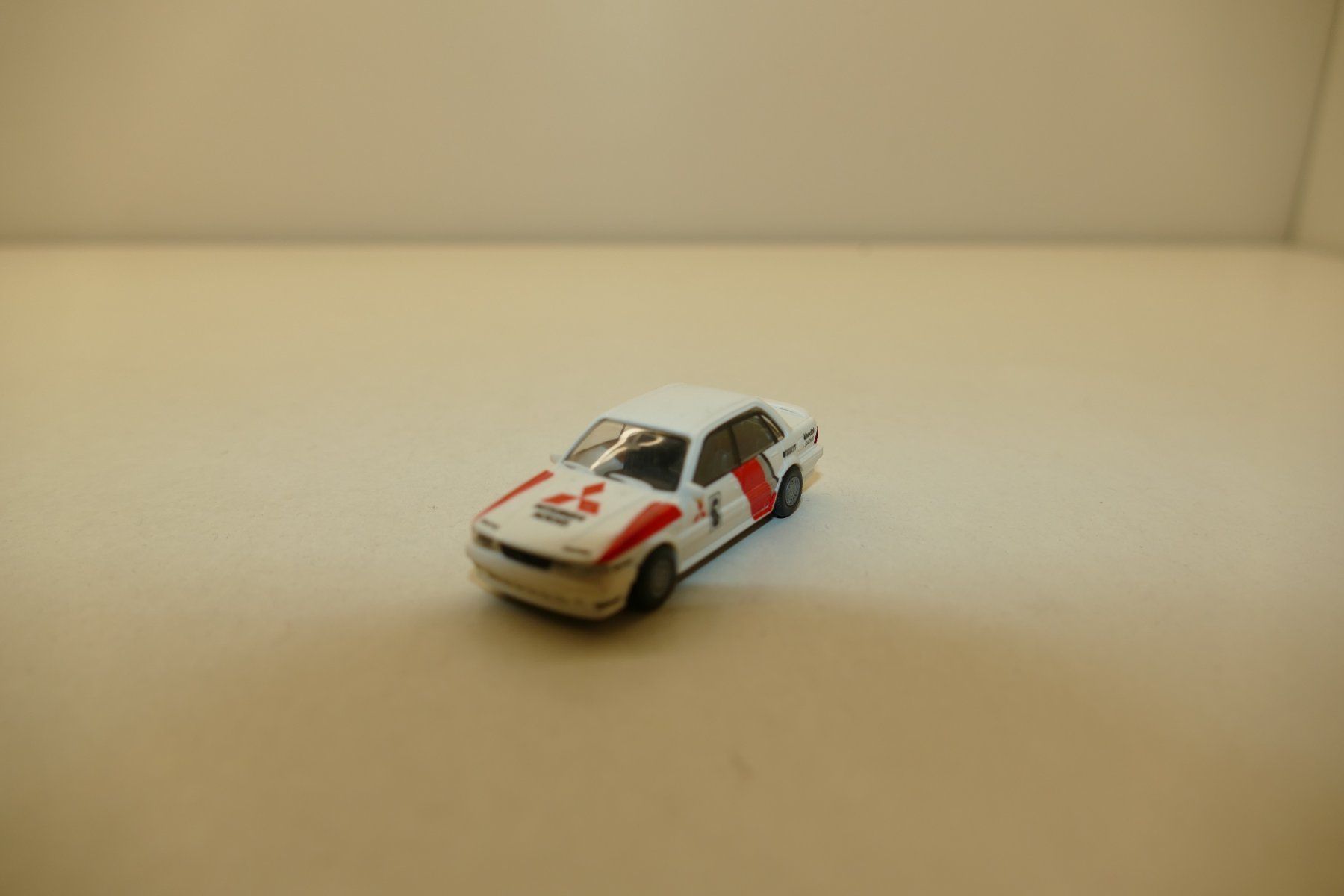Rietze Voitures modèles: Rietze 1:87: Mitsubishi Galant #6 – Neuf (Voir description) à Niederhasli par rail-duerst
